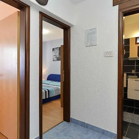 Appartamento With A - C In Porec-istrien 42534